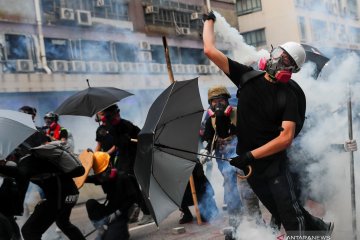 Polisi Hong Kong tangkap 36 orang, yang paling muda berusia 12 tahun