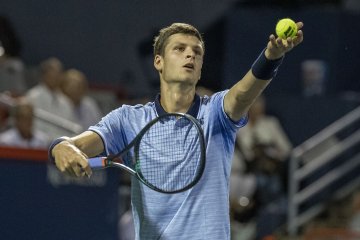 Hurkacz kalahkan Paire untuk juarai ATP pertamanya