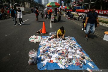 PKL menganggu kenyamanan warga berolahraga di lokasi HBKB Jakarta