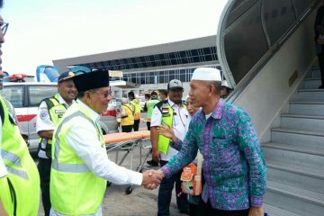 Gubernur Maluku Utara sambut jamaah haji Di Makassar
