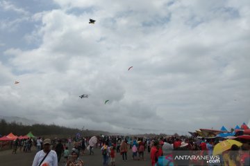 Jogja Air Show menjadi daya tarik wisatawan ke pantai Bantul