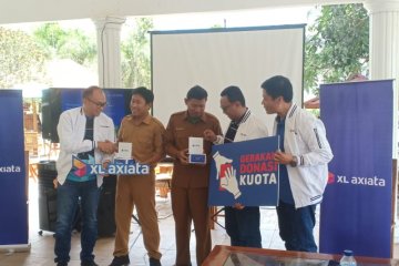 Sebanyak 50 sekolah di Sumbawa terima bantuan kuota data XL