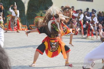 Pemkab Ponorogo dorong desa/kelurahan kembangkan reog