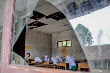 Sekolah rusak di Lebak