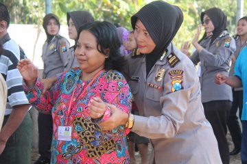 Polres Blitar berbagi kasih dengan ODGJ