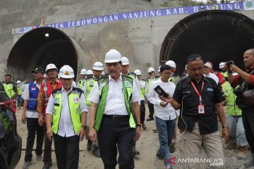 Luhut pantau perkembangan penanganan pencemaran Sungai Citarum