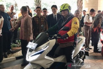 Menperin jajal motor listrik dengan sistem ganti baterai