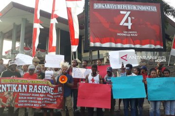 Tolak rasisme, mahasiswa-pelajar Papua demonstrasi di Jember