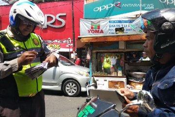 Polisi sita puluhan sepeda motor karena melanggar aturan di Garut