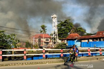 Sejumlah gedung yang terbakar saat aksi unjuk rasa di Jayapura