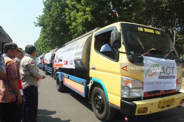 ACT Jember distribusikan air bersih di daerah kekeringan