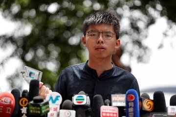 Aktivis demokrasi Hong Kong Joshua Wong ditangkap polisi