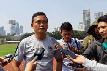 Yeyen Tumena latih timnas melawan Malaysia