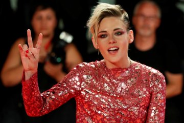 Kristen Stewart akan terima Golden Eye Award