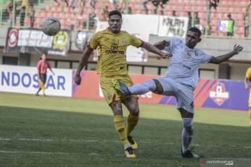 Persebaya tutup paruh musim dengan kemenangan atas Bhayangkara 2-0