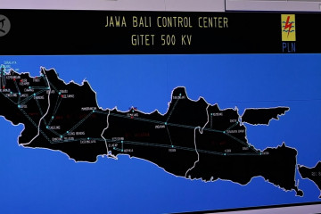 Di hadapan Jokowi, PLN akui lambat penanganan  listrik padam