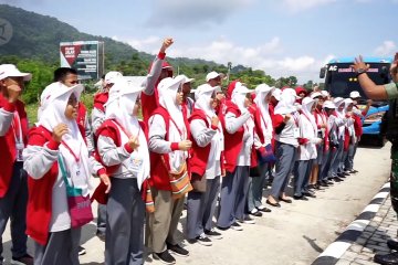 Siswa asal Sulsel berkunjung ke perbatasan RI-PNG