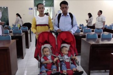 Bayi kembar siam Adam dan Malik dipulangkan