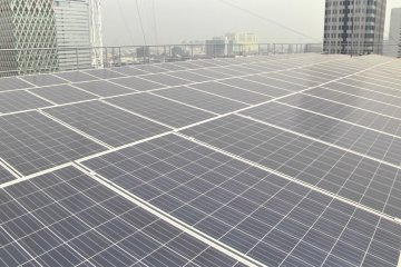 Menghemat biaya listrik dengan energi surya