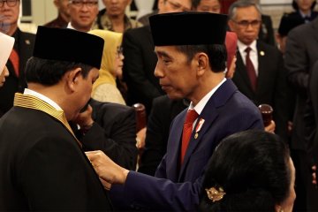 Presiden beri Tanda Kehormatan kepada 28 penerima anugerah