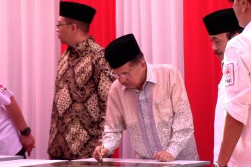 Jusuf Kalla resmikan sekolah dan masjid ramah gempa