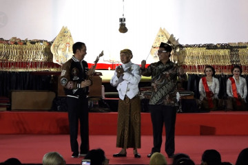 Presiden Jokowi gelar pertunjukan wayang kulit di Istana Merdeka