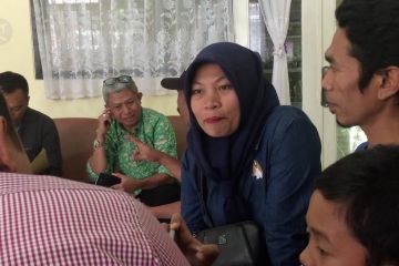 Terima amnesti presiden, Baiq Nuril gelar syukuran