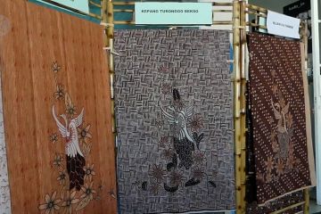 Mengenalkan batik Mliwis Temanggungan