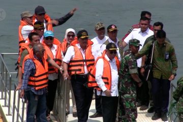 Menko Maritim: perjalanan Citarum Harum masih panjang