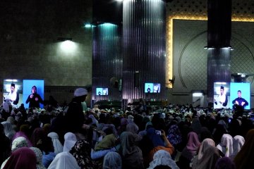 Hadirnya penerjemah bahasa isyarat di Masjid Istiqlal