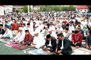 Ribuan umat muslim Papua diajak maknai Idul Adha