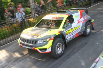 Jeep Compass "speed off-road" BMB Motorsport mejeng di Oto Bursa