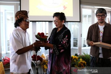 Putri Koster ingin keharuman bunga lokal Bali mendunia