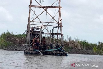 Satpol PP Belitung Timur tertibkan tambang bijih timah ilegal