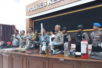 Polisi tangkap 53 suporter setelah bentrok di Kediri