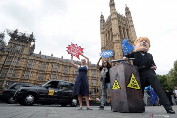 Puluhan ribu orang di London tuntut referendum baru Brexit