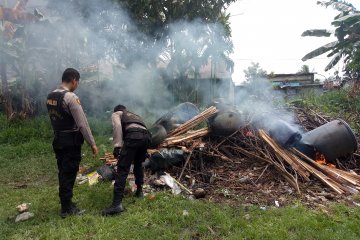 Polres Mimika gerebek lokasi pembuatan minuman beralkohol