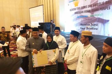 Ridwan Kamil serukan agar pesantren mampu jualan secara "online"