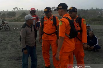 Tim menyisir pantai selatan Cianjur cari nelayan hilang