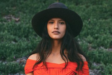 Tanaya Beatty minta Johnny Depp beramal untuk suku Indian