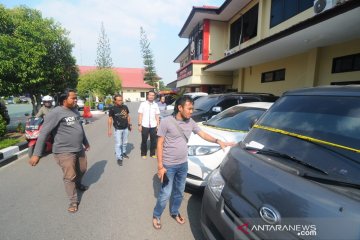 Polda Kalimantan Selatan sita sembila  mobil "bodong" dari Jawa
