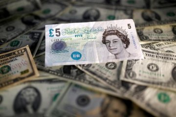 Dolar AS melemah, tertekan lonjakan pound di tengah optimisme Brexit