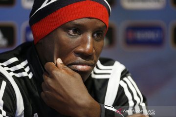 Demba Ba desak pemain berkulit hitam tinggalkan Italia