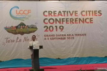 Ridwan Kamil berbagi ilmu ekonomi kreatif di Ternate