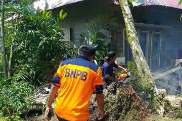 79 rumah warga rusak diterjang puting beliung di Solok Selatan