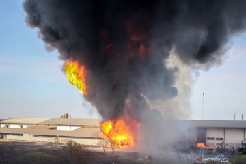 Kebakaran gudang di Sidoarjo
