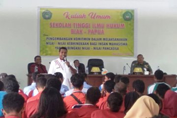 Bupati Biak minta mahasiswa tidak sebarkan berita hoaks