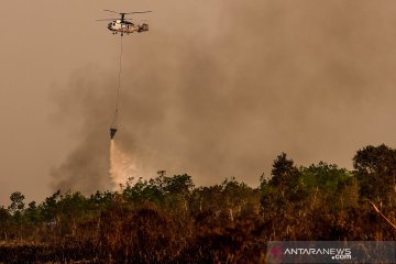 Heli pemadam Karhutla di Sumsel sudah tumpahkan 42 juta liter air