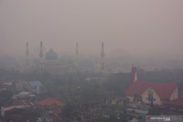 Asap karhutla pekat, puluhan siswa SDN 153 Pekanbaru terserang ISPA