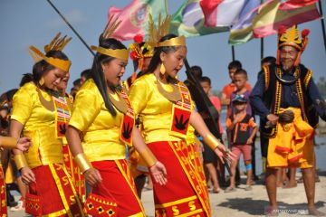 Ragam aksesoris busana adat perempuan di Sumatera Utara